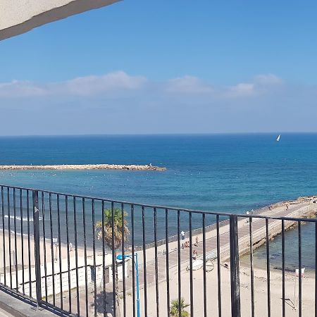 Beautiful Apartment On The First Line Of The Sea Haifa Exterior photo