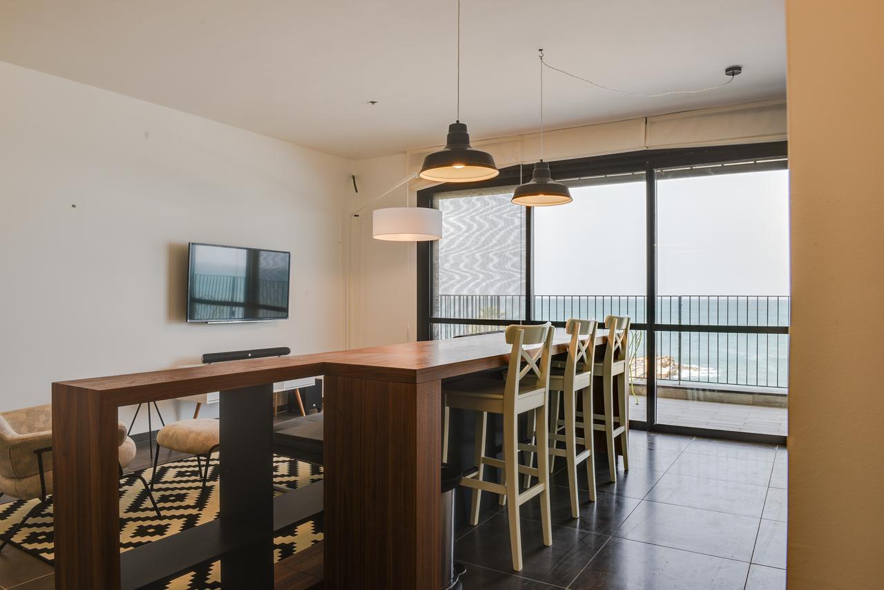 Beautiful Apartment On The First Line Of The Sea Haifa Exterior photo